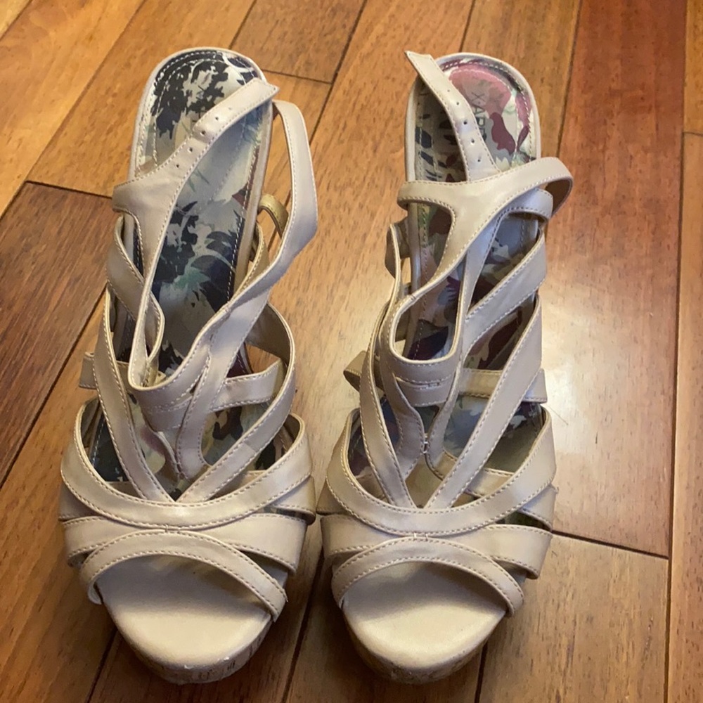 Wedge heels